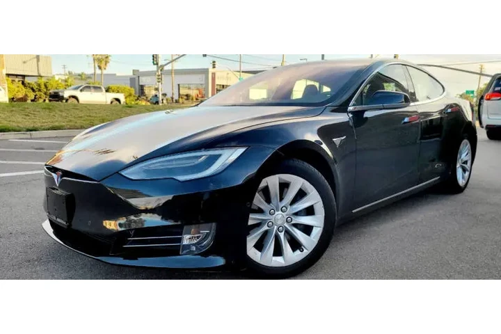 $29950 : 2018 Model S 75D image 2