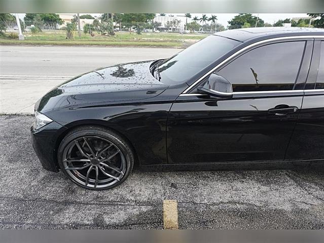 $14900 : 2017 BMW 3 Series image 4