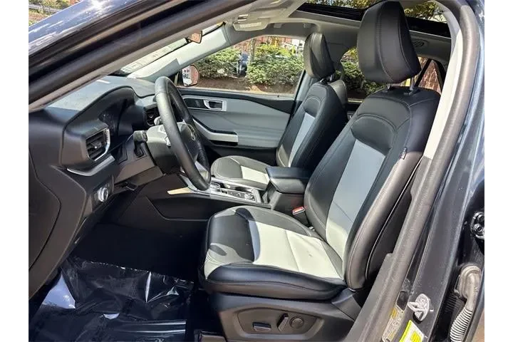 $27800 : Ford Explorer 2022 AWD XLT 4 image 3