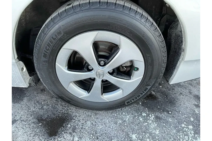 $10991 : Toyota Prius 2013 Five 4dr H image 9