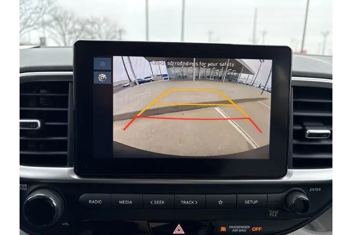 $22499 : Hyundai VENUE 2025 SEL 4dr C image 9