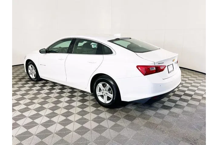 $19775 : Chevrolet Malibu 2024 LT 4dr image 5