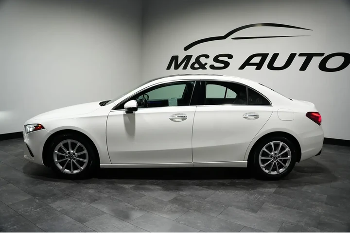 $27861 : 2022 A 220 image 5