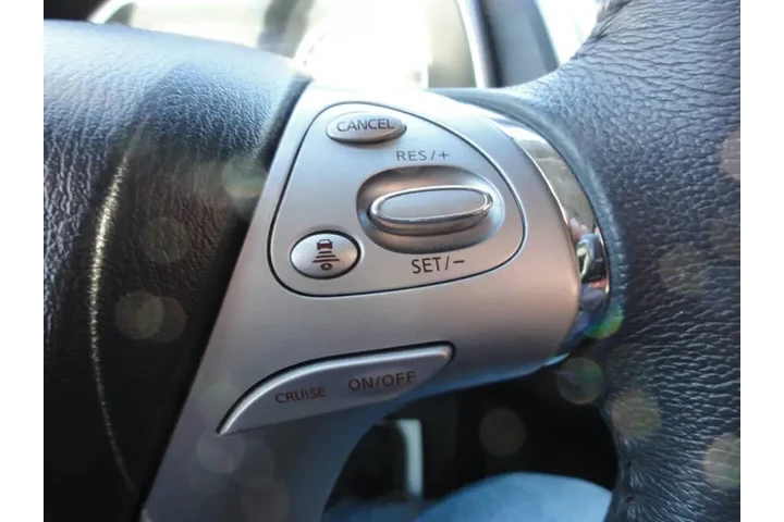 $11450 : 2017 Murano SL image 8