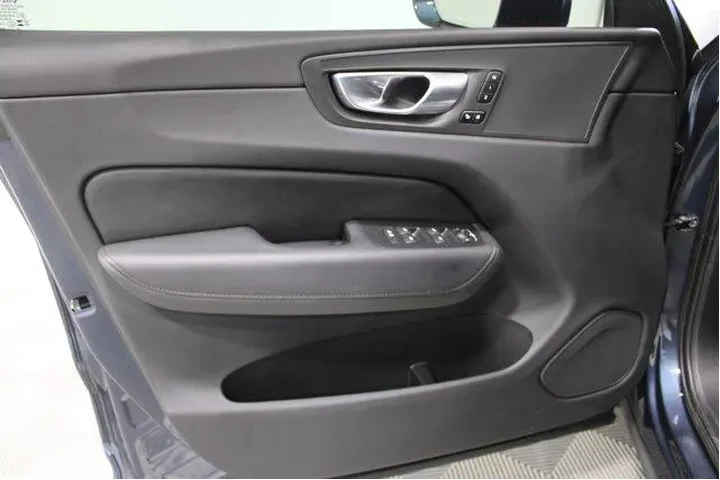 $29959 : Volvo XC60 2023 AWD B5 Plus image 6