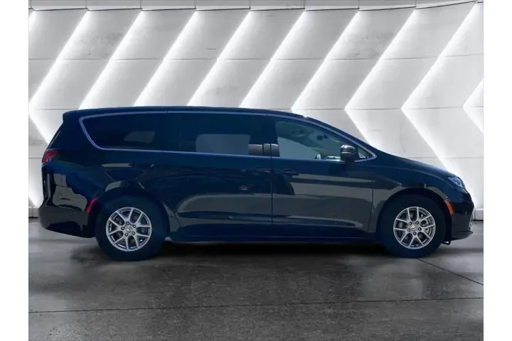$25500 : Chrysler Pacifica 2023 Touri image 7