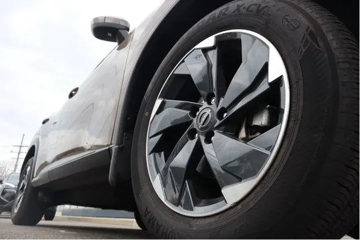 $23114 : Nissan Rogue 2025 AWD SV 4dr image 10