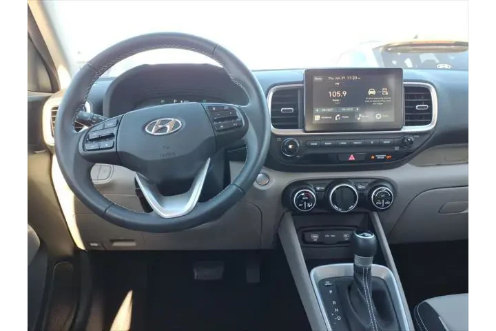 $24990 : Hyundai VENUE 2025 SEL 4dr C image 7