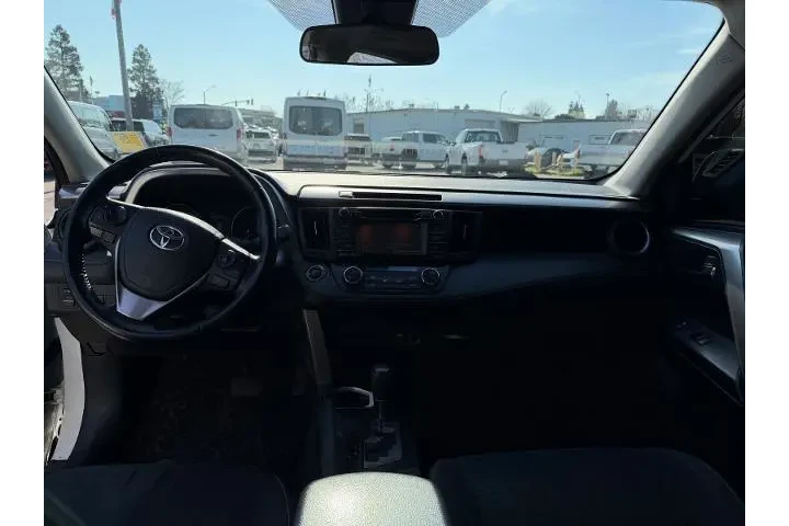 $14000 : Toyota RAV4 2017 XLE 4dr SUV image 10