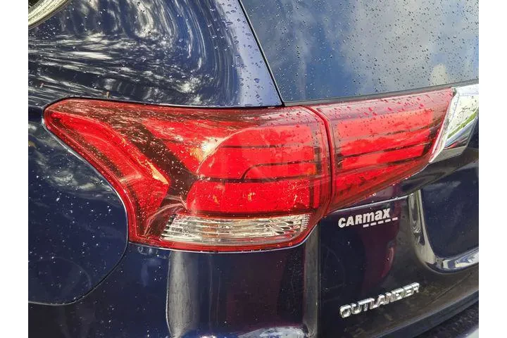 $13477 : Mitsubishi Outlander 2020 SE image 7