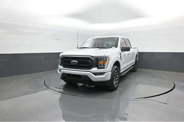 $39749 : Ford F-150 2022 4x4 XL 4dr S image 3