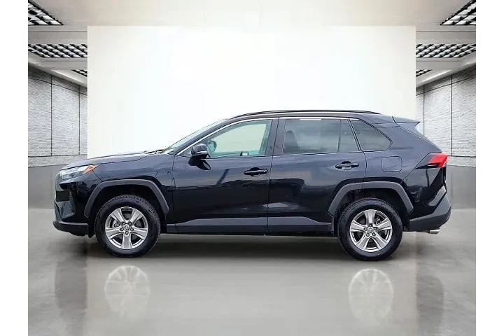 $31488 : Toyota RAV4 2024 AWD XLE 4dr image 10