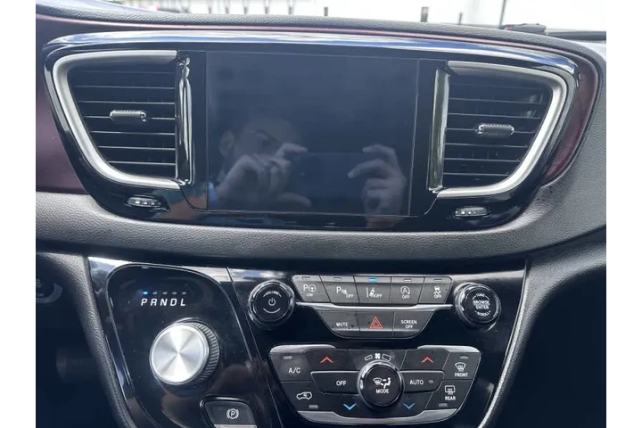 $12900 : 2020 Pacifica Touring L Plus image 10