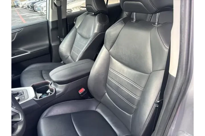 $29995 : Toyota RAV4 Hybrid 2020 AWD image 6