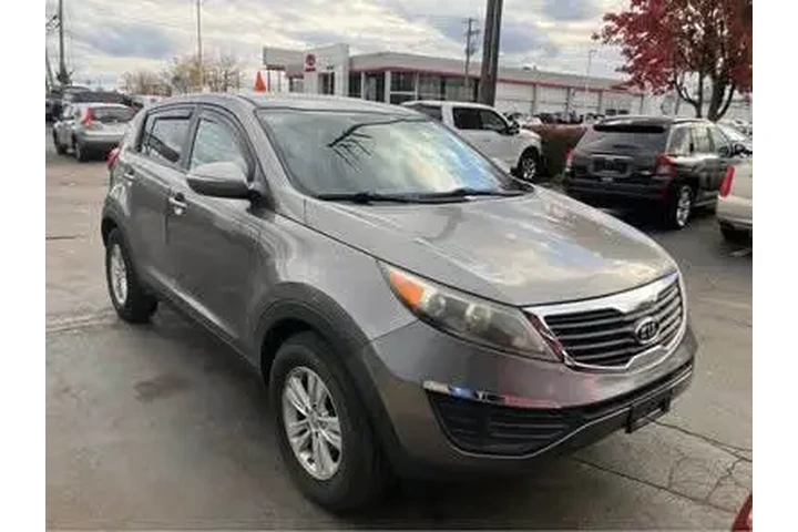 2011 Sportage LX image 3