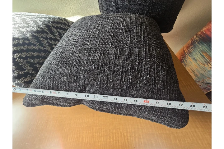 $80 : PILLOWS image 2