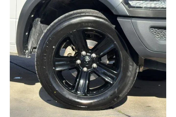 $31778 : Ram 1500 Classic 2023 4x4 SL image 3