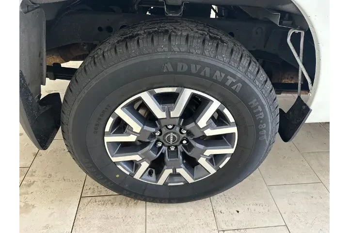 $28543 : Nissan Frontier 2022 4x4 SV image 8