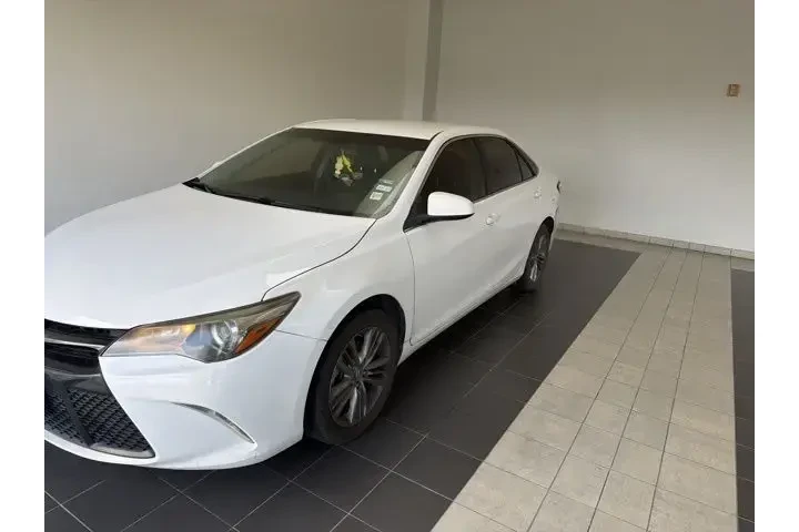 $13327 : Toyota Camry 2017 SE 4dr Sed image 1