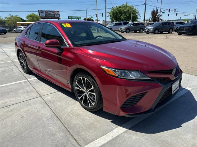 $17999 : 2018 Camry SE image 2