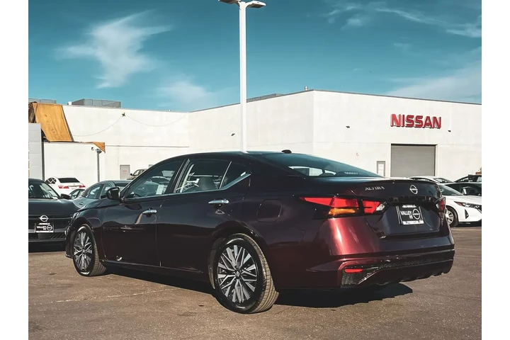 $18997 : Nissan Altima 2024 2.5 SV 4d image 3