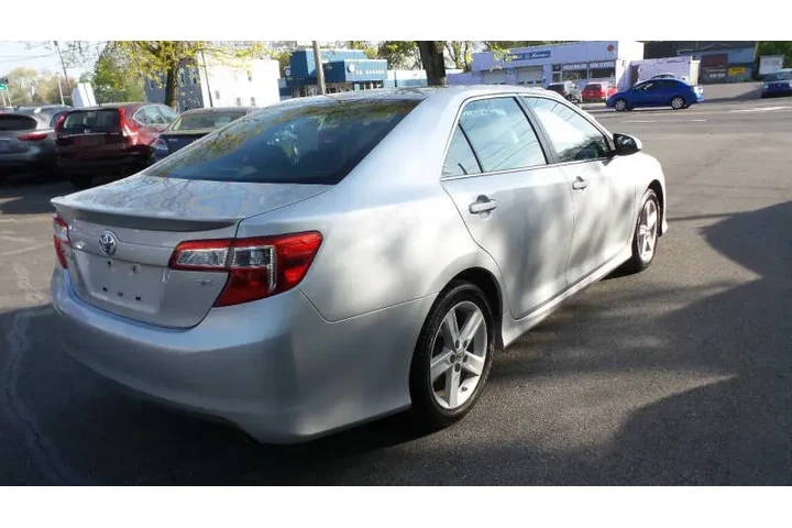 $10500 : 2014 Camry SE Sport image 6