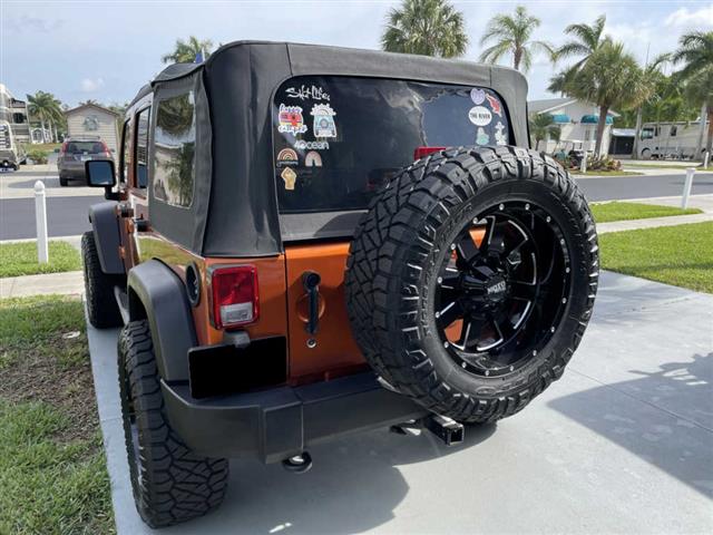 $12000 : 2010 Jeep Wrangler Unlimited S image 4