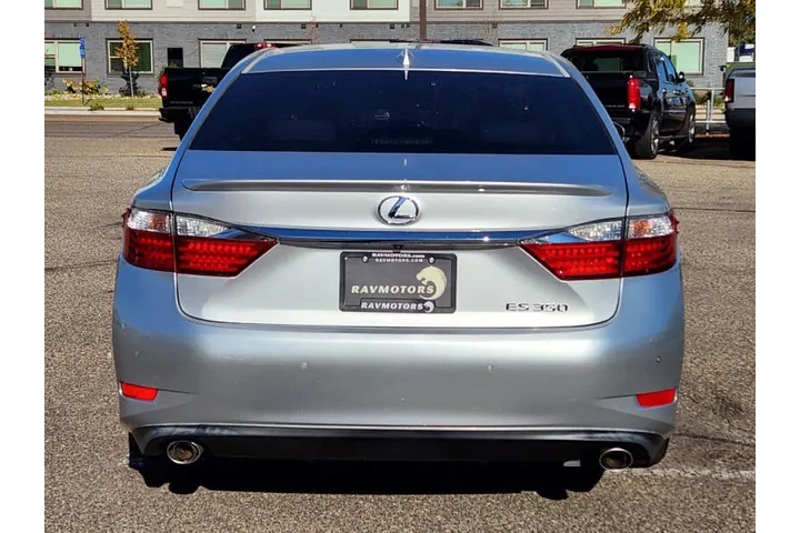 $14572 : 2015 ES 350 image 9