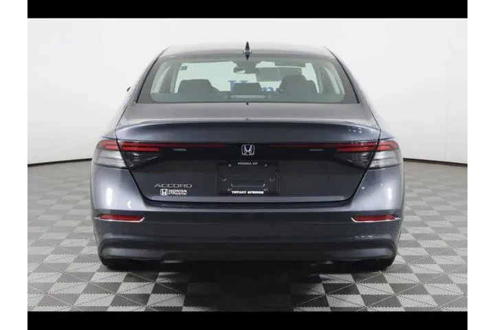 $24875 : Honda Accord 2023 EX 4dr Sed image 6