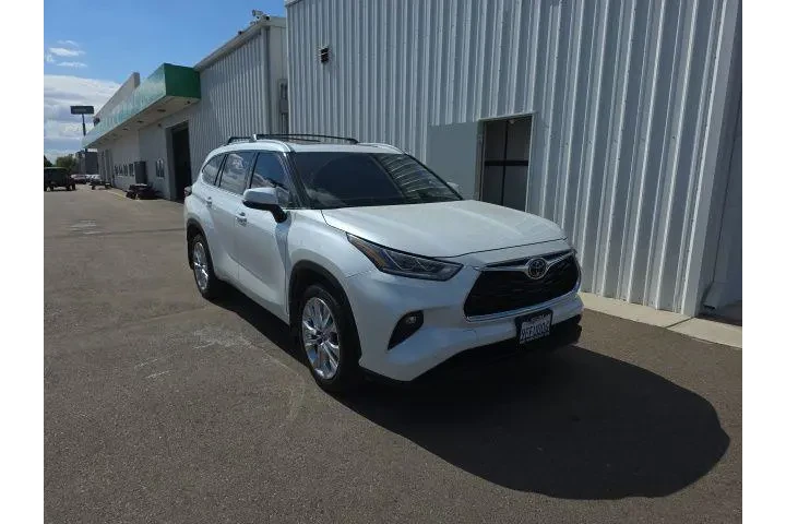 $39900 : Toyota Highlander 2023 AWD L image 1