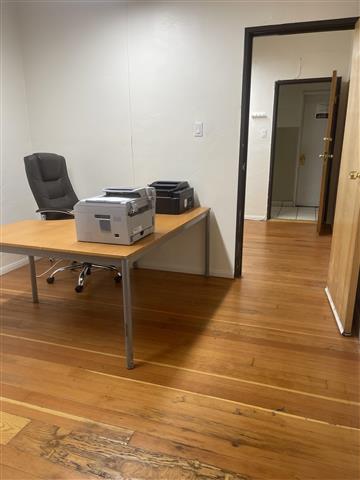 $1300 : two in one offices image 4