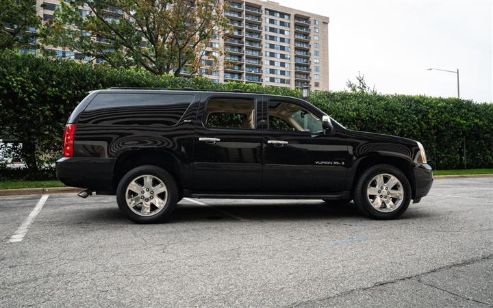 $13000 : 2009 GMC YUKON XL 1500 image 3