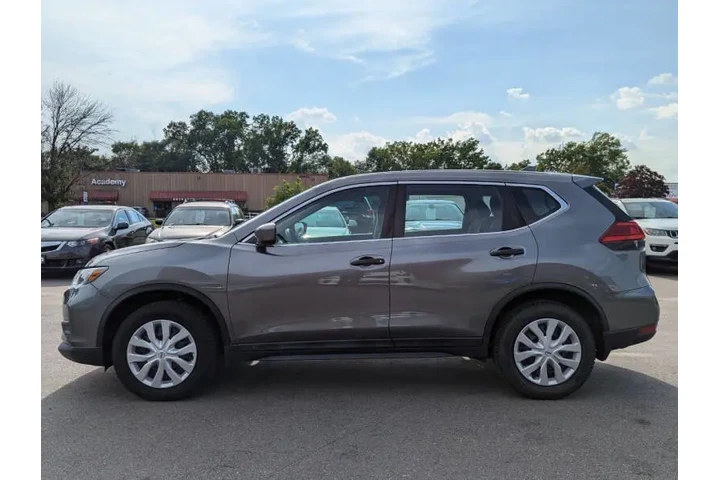 $10754 : 2017 Rogue S image 9