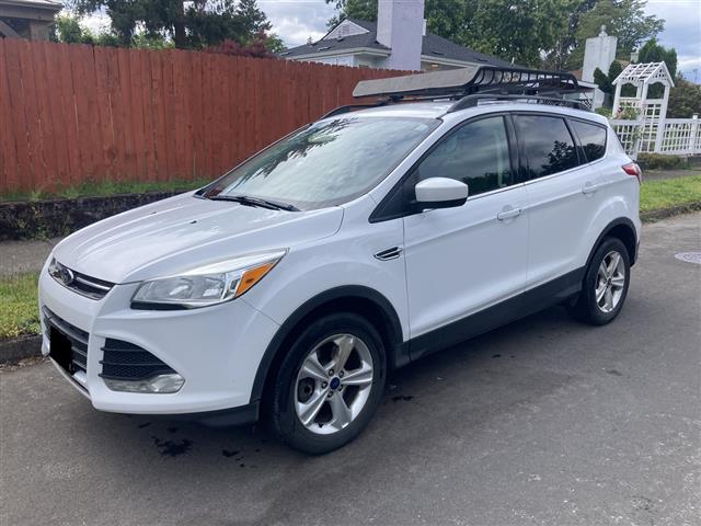 $5000 : 2015 escape SE AWD image 1