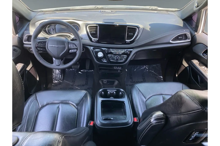 $32825 : Chrysler Pacifica Hybrid 202 image 10