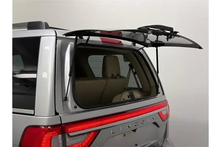 $21750 : Lincoln Navigator 2016 4x4 R image 8