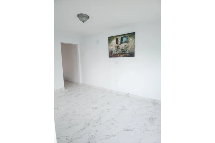 $1800 : Rento un adosado de mi casa image 1