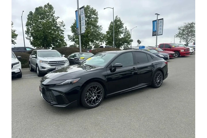 $28998 : Toyota Camry 2025 SE 4dr Sed image 5