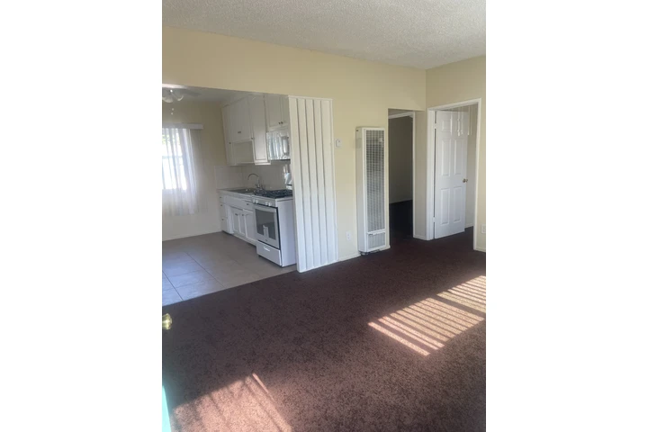 $1799 : 2 Bedrooms / $1,799 per Month image 3