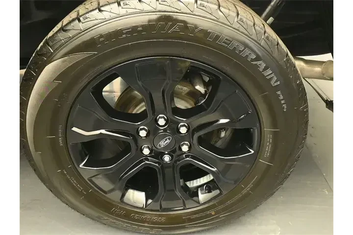 $39834 : Ford F-150 2023 4x4 XLT 4dr image 9