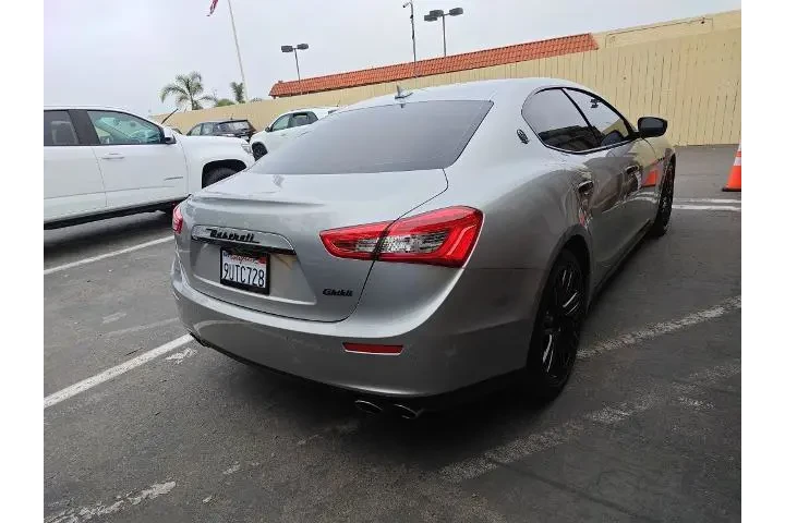 $16870 : Maserati Ghibli 2017 4dr Sed image 2
