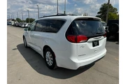 $8980 : 2017 Pacifica Touring-L FWD thumbnail