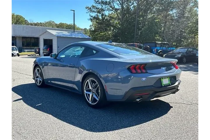 $30098 : Ford Mustang 2025 EcoBoost 2 image 5
