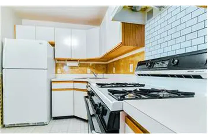 $2600 : Rental property with 2 bedro image 10