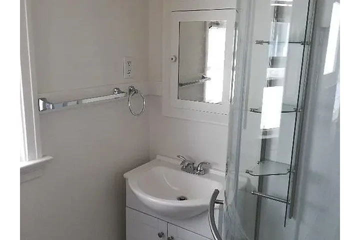 $1050 : Norwalk, CA disfruta de acceso image 4