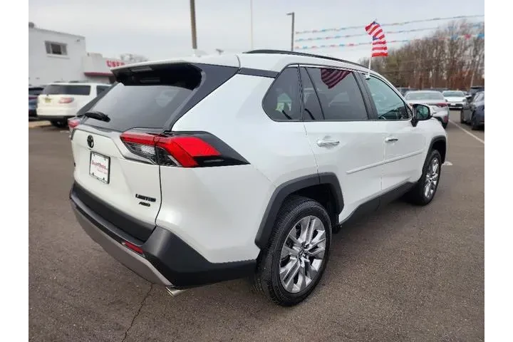 $34499 : Toyota RAV4 2023 AWD Limited image 7