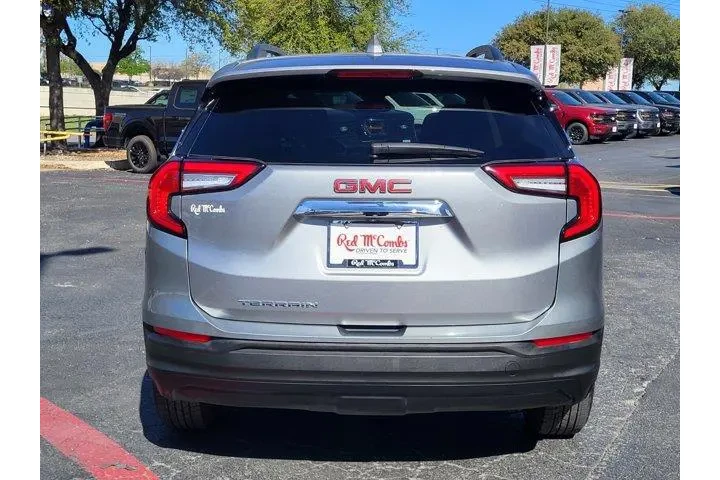 $20800 : GMC Terrain 2023 SLE 4dr SUV image 4