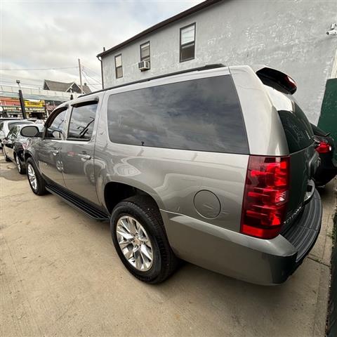 $8995 : 2007 Suburban LT2 1500 4WD image 3