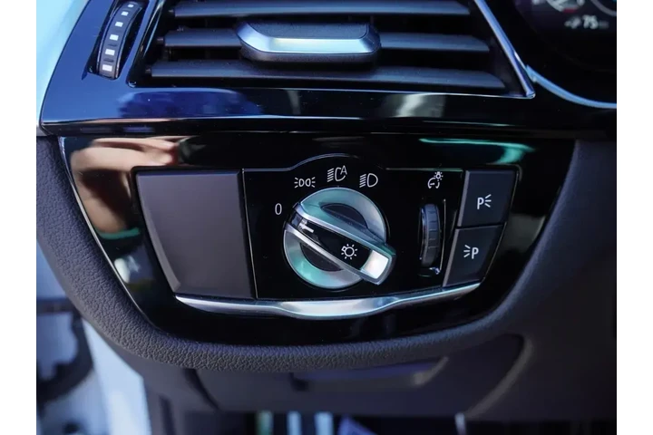 $27881 : BMW 5 Series 2022 530e 4dr S image 8