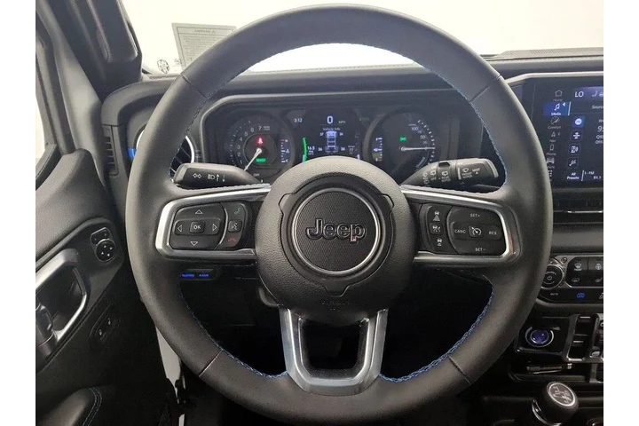 $37998 : Jeep Wrangler 2024 4x4 High image 10